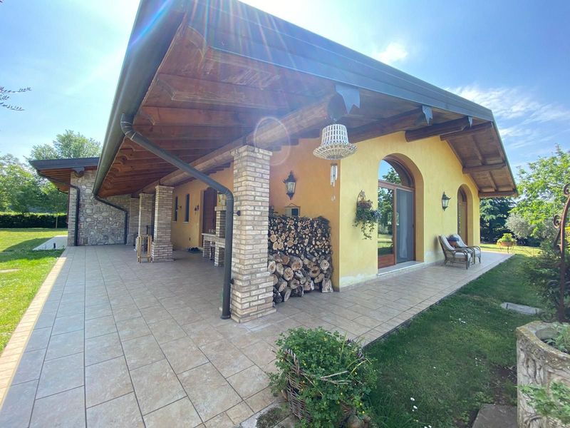 Anwesen mit Gästehaus nahe Gardasee, Castiglione delle Stiviere, Italien