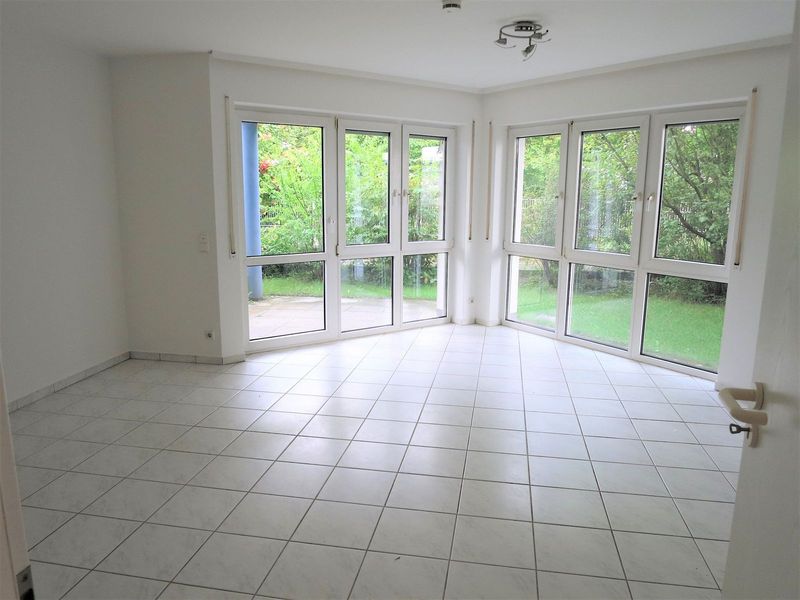 2-Zimmer-Erdgeschosswohnung mit Garten, Hattersheim am Main