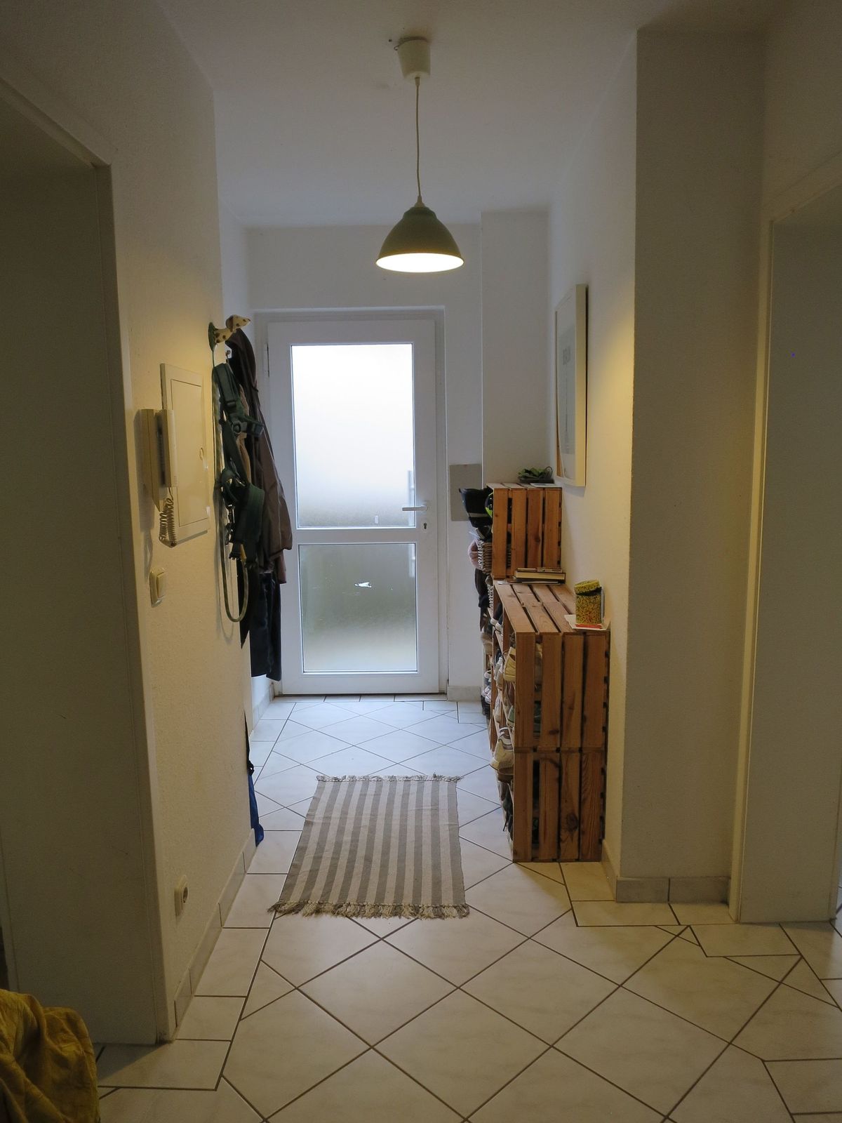 4-Zimmer-Maisonette mit Garten, Hofheim-Lorsbach – Eingang/Flur
