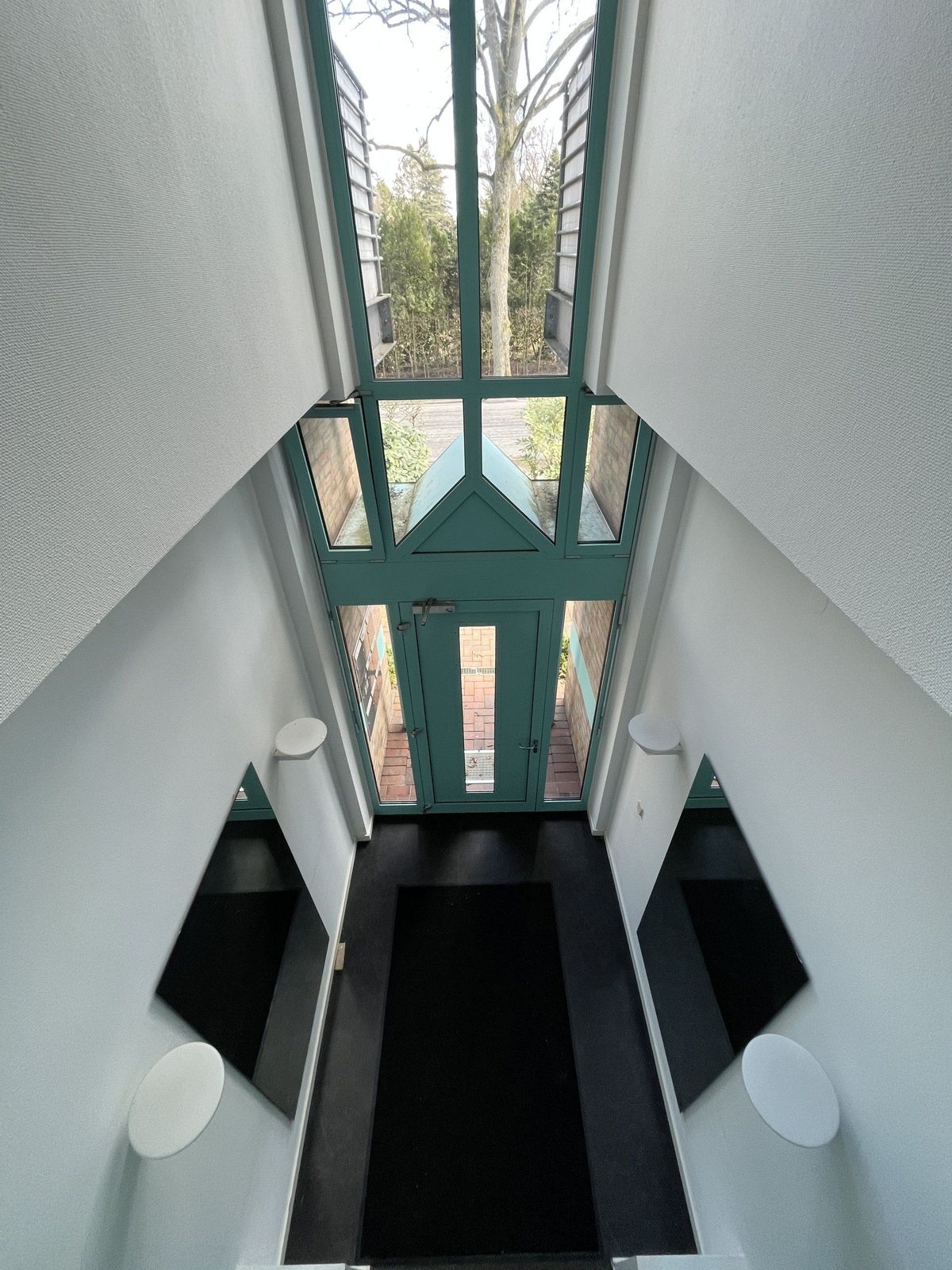 Freistehendes Mehrfamilienhaus in Villenlage, Hamburg-Volksdorf – Eingang Innenansicht