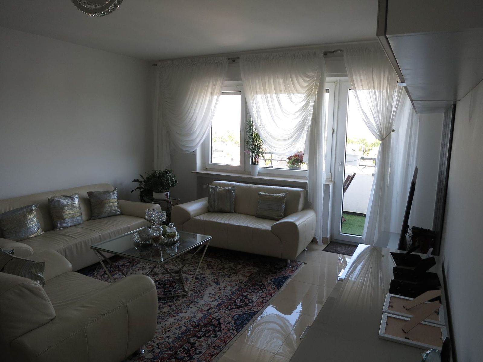 4-Zimmer-Penthouse mit Weitblick, Hochheim am Main – Wohnen