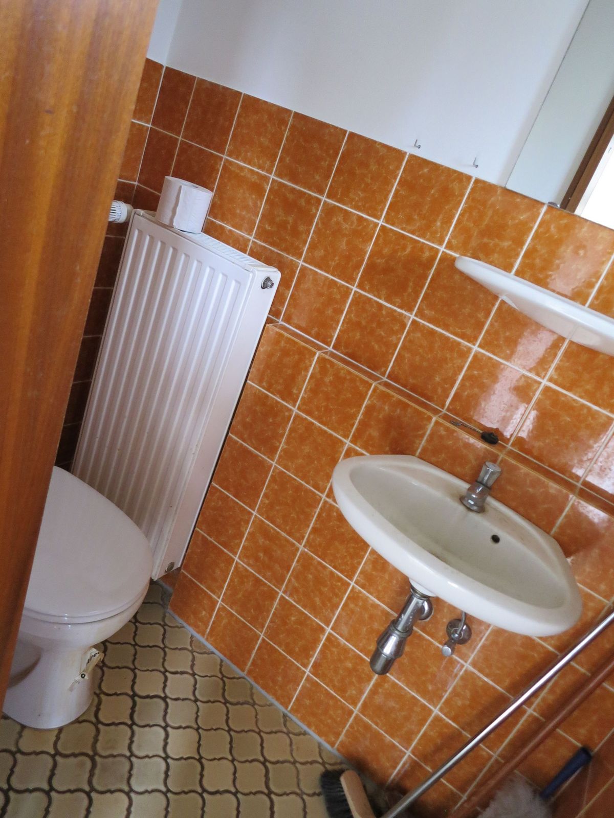 Reihenmittelhaus nahe Keltenpark, Hattersheim am Main – Gäste-WC 1.1