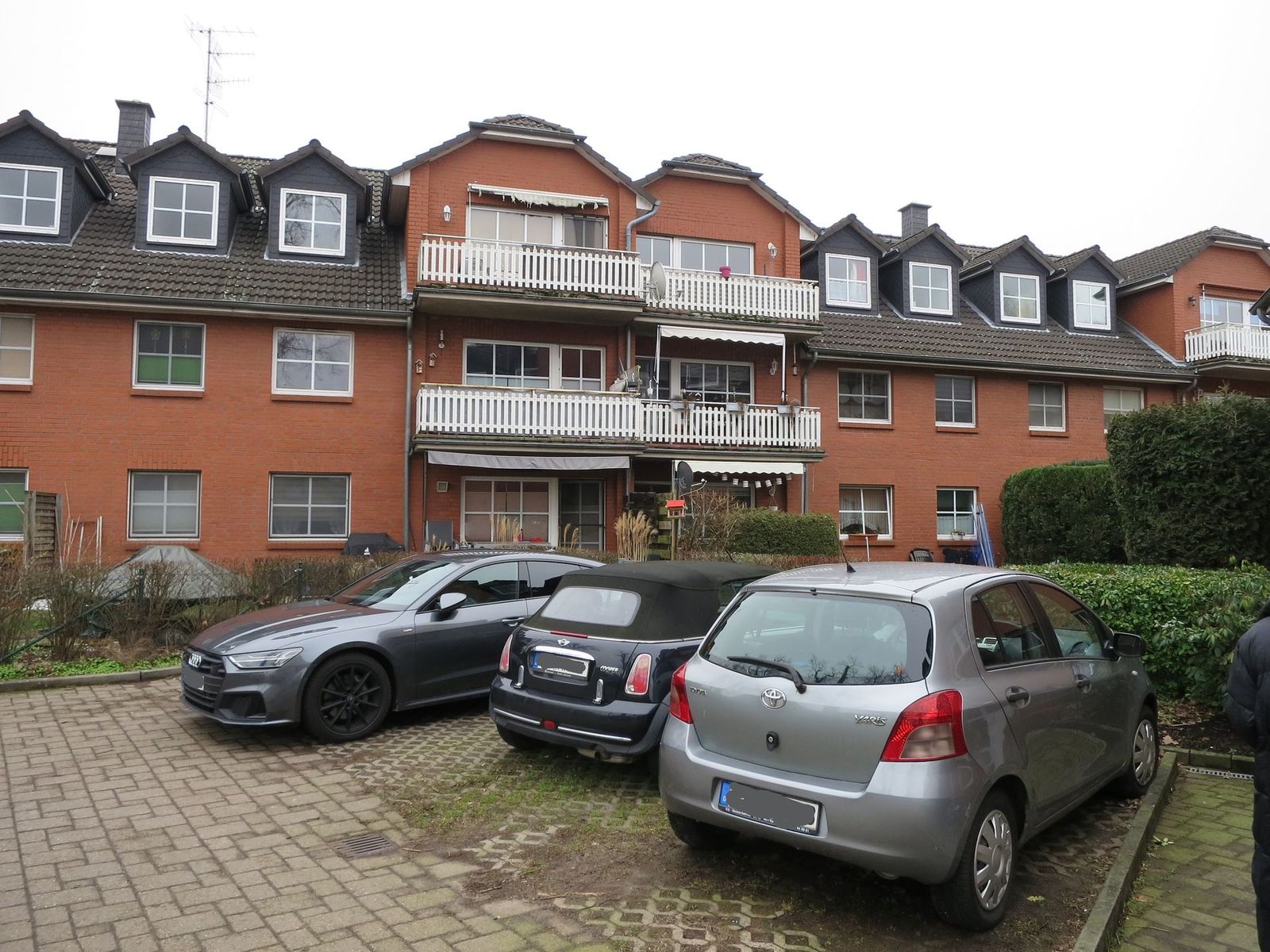 Vier Mehrfamilienhäuser mit 24 Wohnungen, Braunschweig – Rückseite B+C