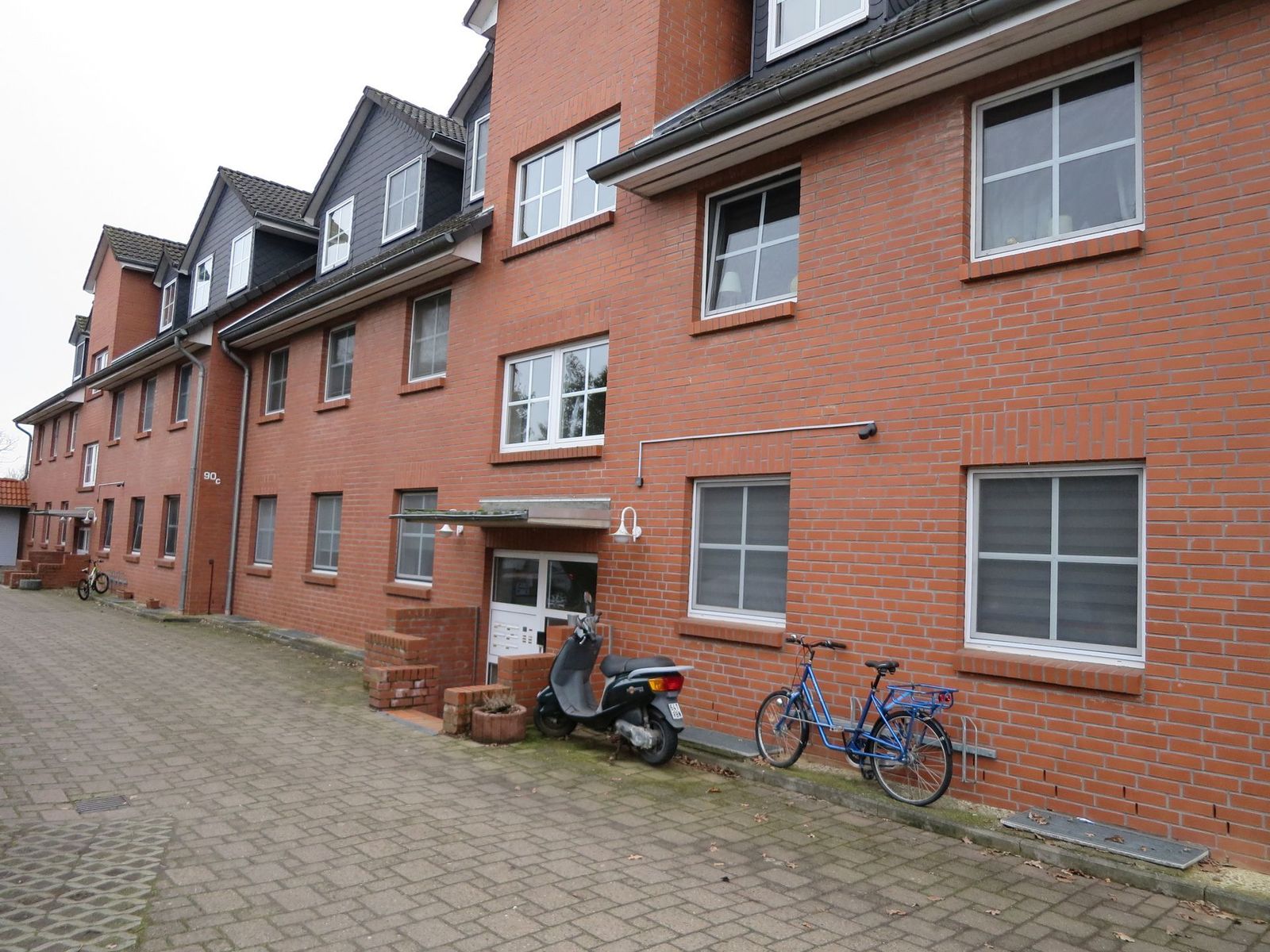 Vier Mehrfamilienhäuser mit 24 Wohnungen, Braunschweig – Eingang B+C