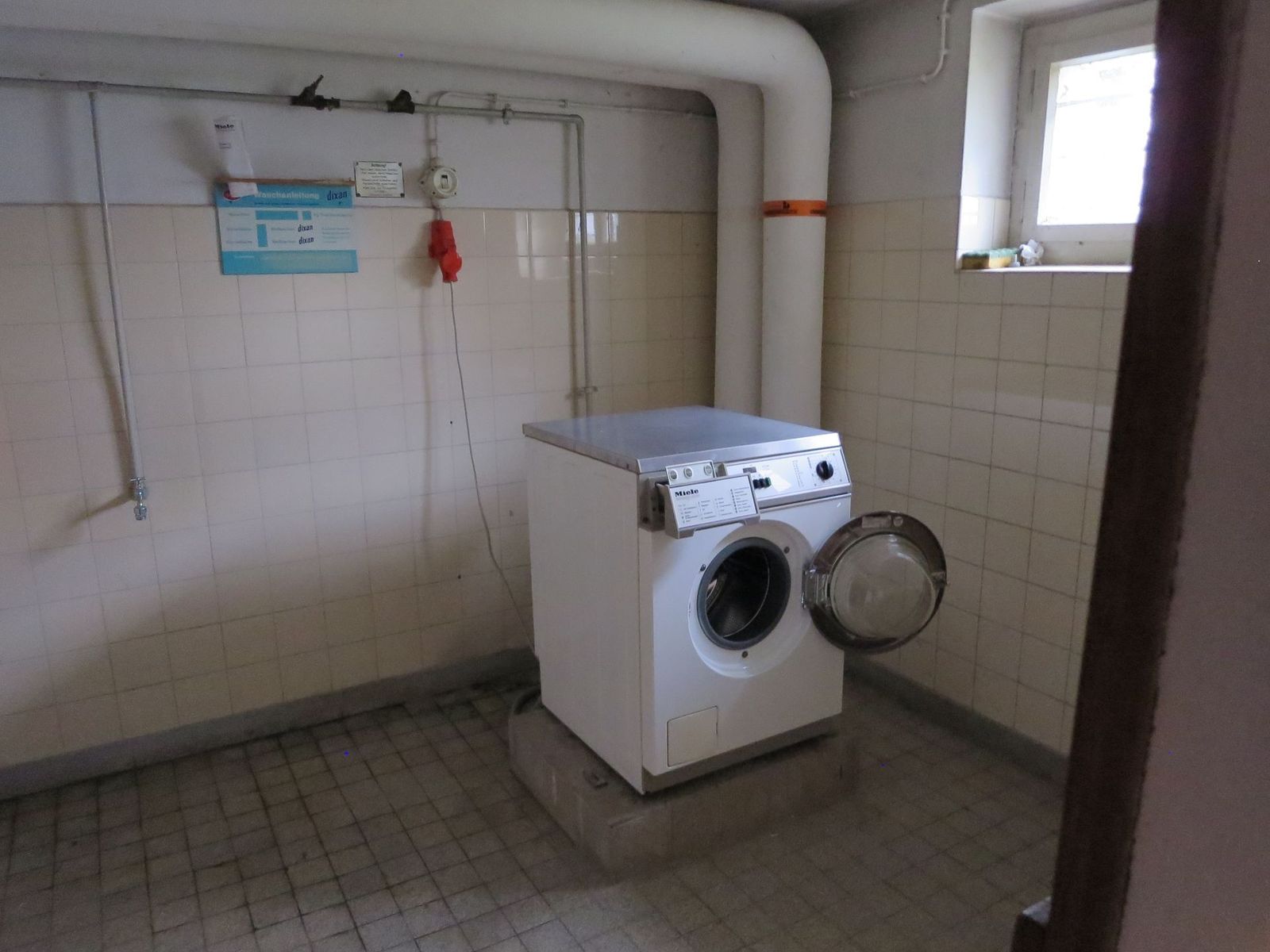 Gepflegte 2- bis 3-Zimmer-Wohnung in ruhiger Lage, Braunschweig-Melverode – Waschraum im Keller