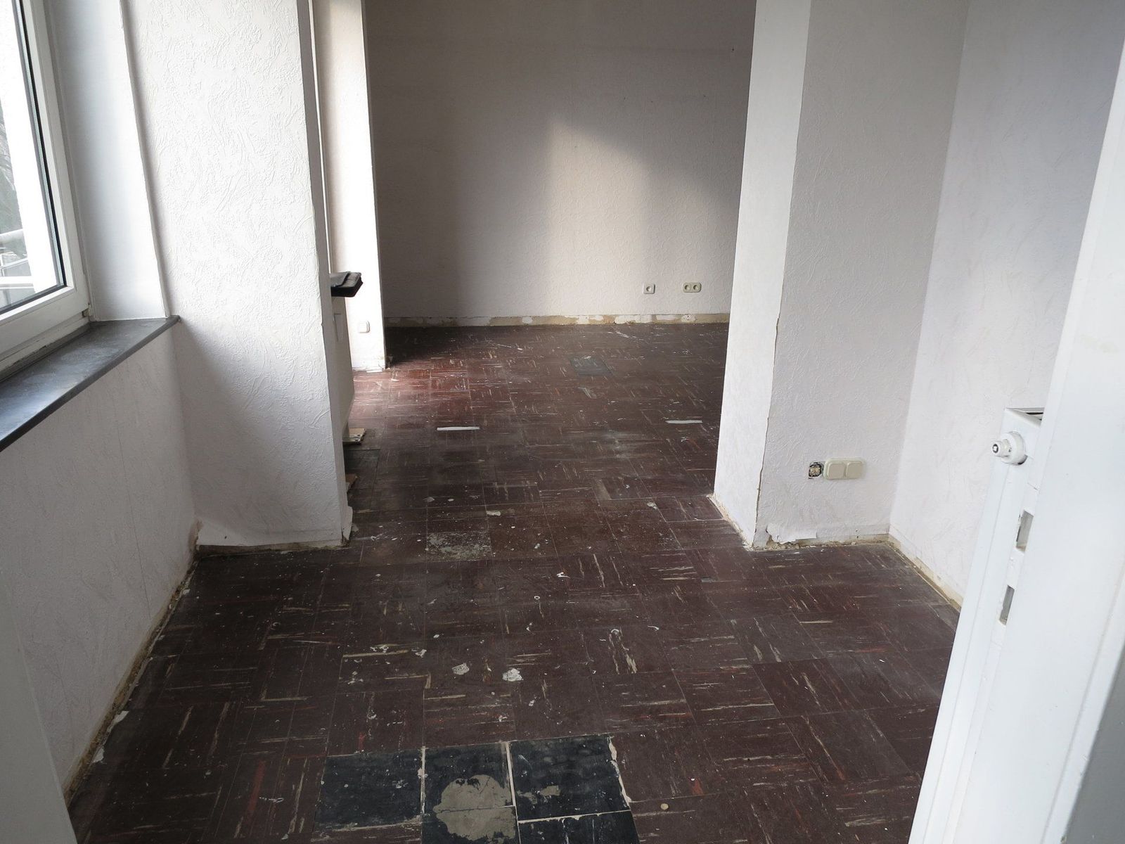 Unsanierte 3-Zimmer-Wohnung für Handwerker, Hannover, Groß-Buchholz – Essbereich