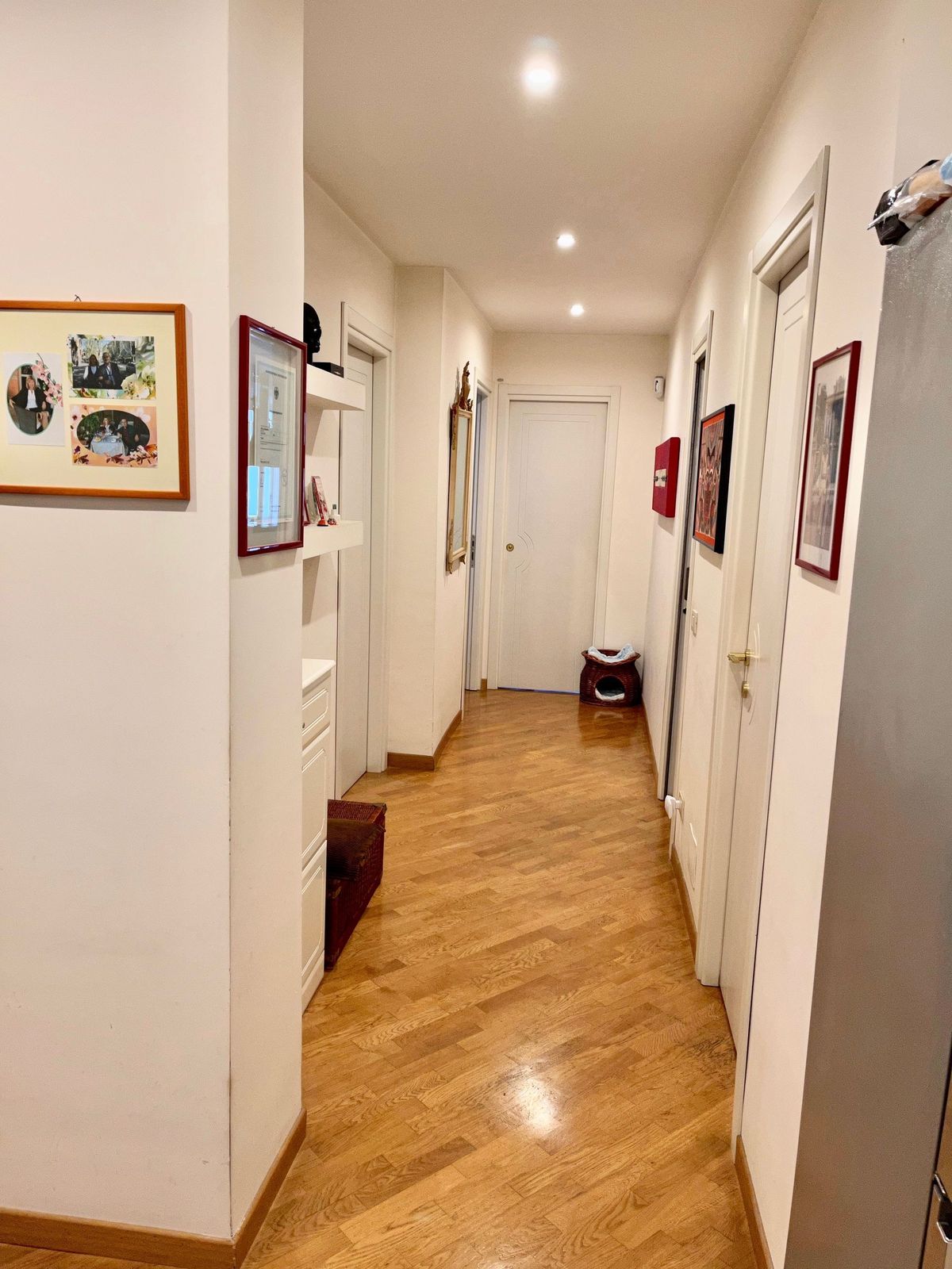 4-Zimmer-Wohnung mit Garten und Garage, Rom, Italien – Flur