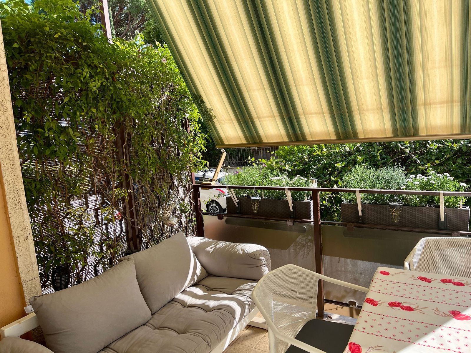 4-Zimmer-Wohnung mit Garten und Garage, Rom, Italien – Terrasse 1.2