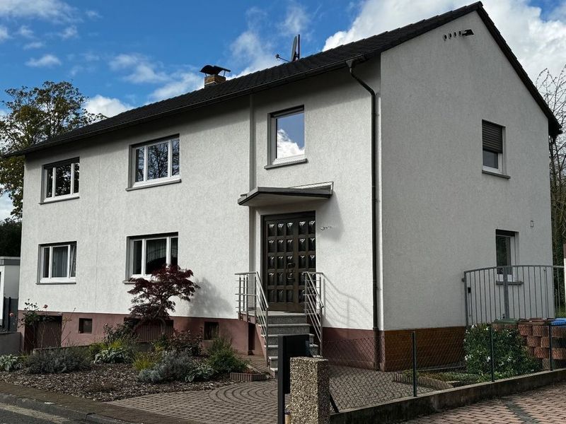 Freistehendes Zweifamilienhaus, Hattersheim am Main