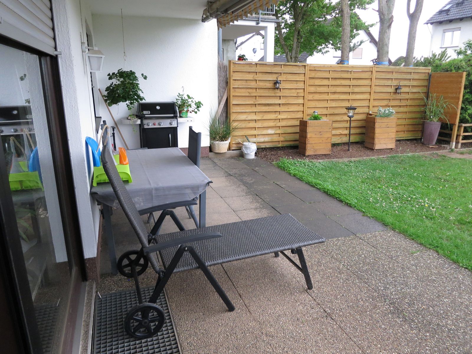 Mehrgenerationenhaus mit drei Wohnungen, Hattersheim-Eddersheim – Garten und Terrasse
